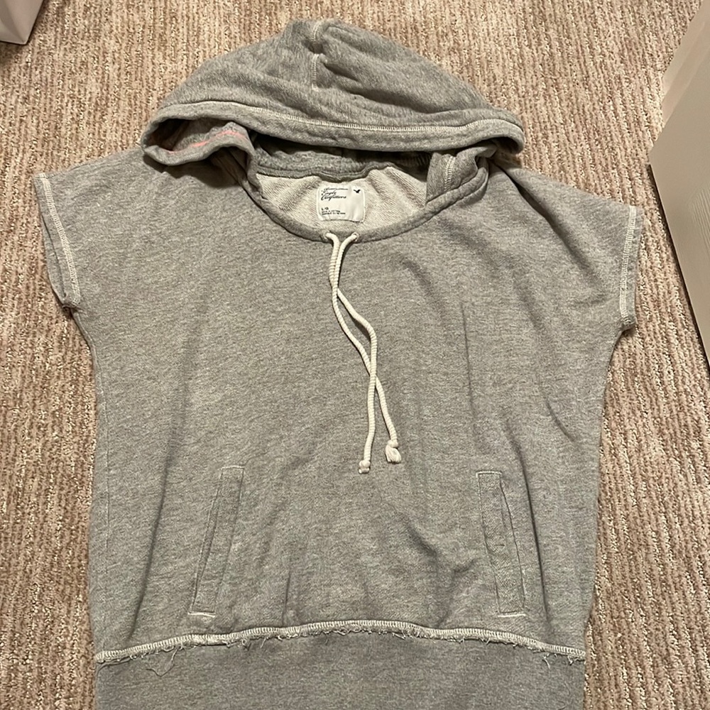 AE Womens shortsleeve hoodie